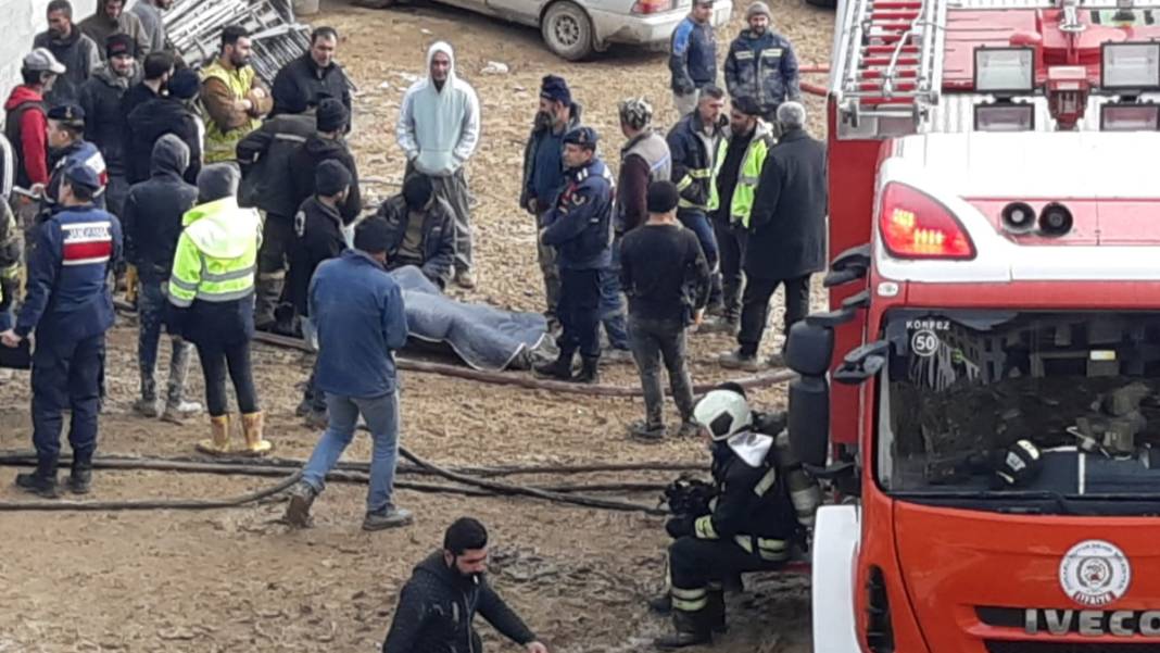 Eşyalarını kurtarmak için yanan barakaya girmişti... Şantiye işçisi yaşamını yitirdi 1